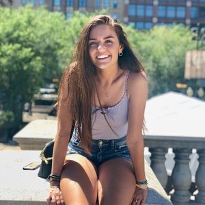 Meet your Posher, Melissa